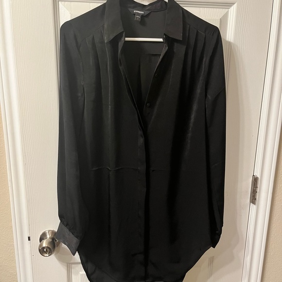 New 100% polyester blouse. - Picture 1 of 5